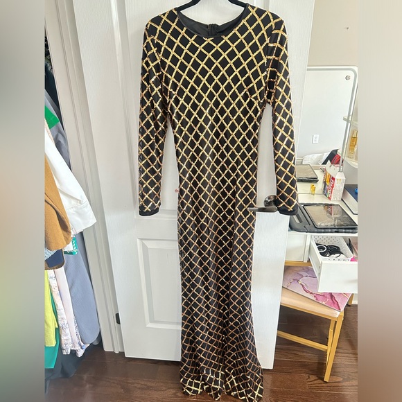 Beautiful Gold and black prom dress NEVER WORN, size large - Picture 1 of 2